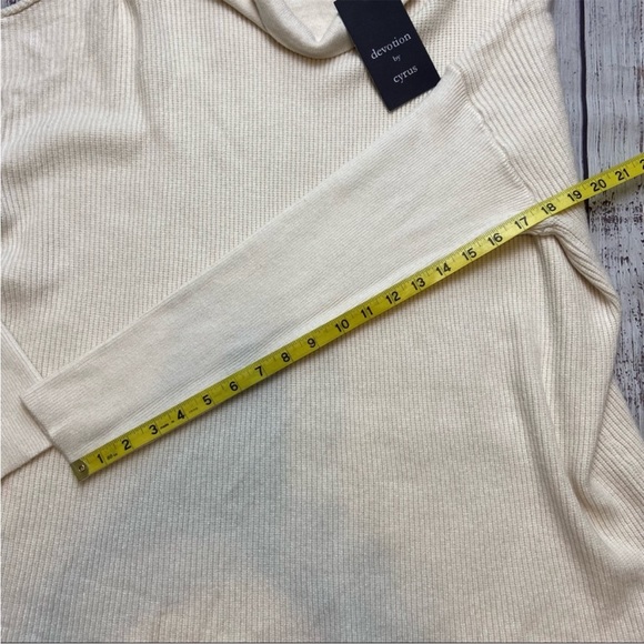 Devotion by Cyrus Cream Cowl Neck Tunic Sweater. Size Large. New With Tags. - Picture 6 of 10